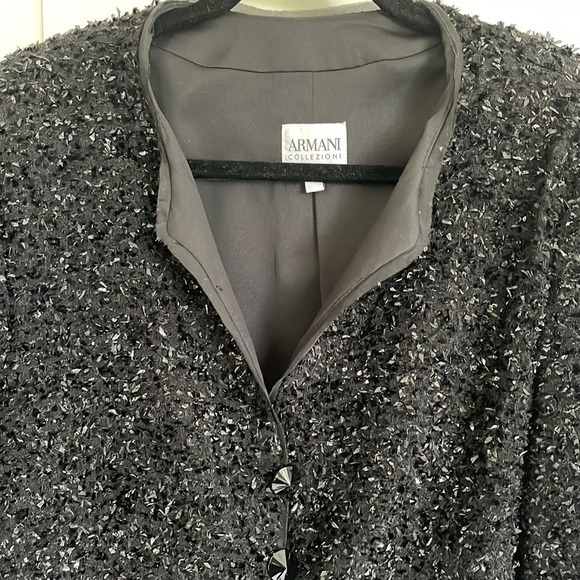 Armani Collezioni jacket in black size 14 with beautiful fabric detail. - Picture 3 of 6